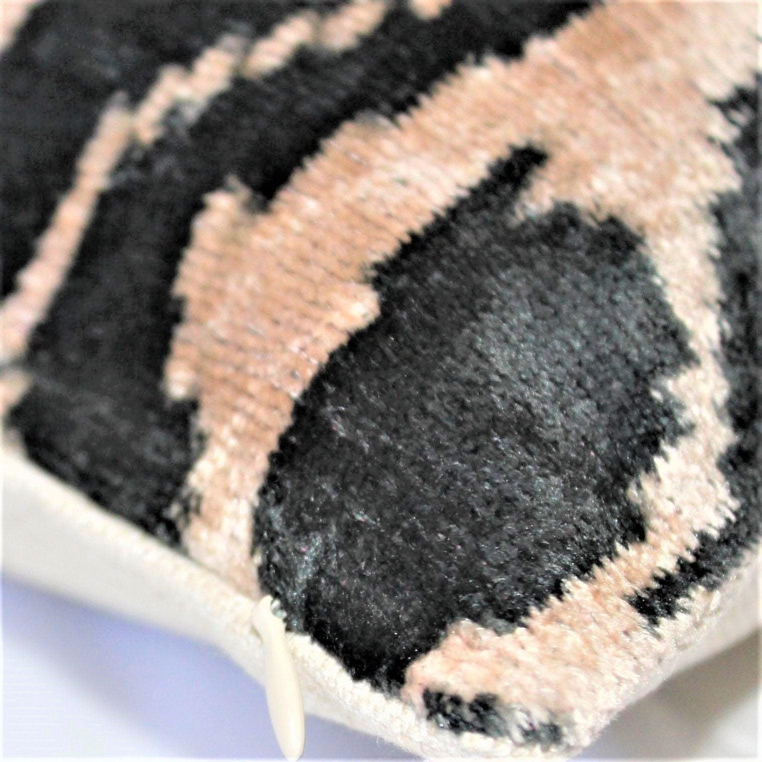 Canvello Handmade Black And Gold Pillows